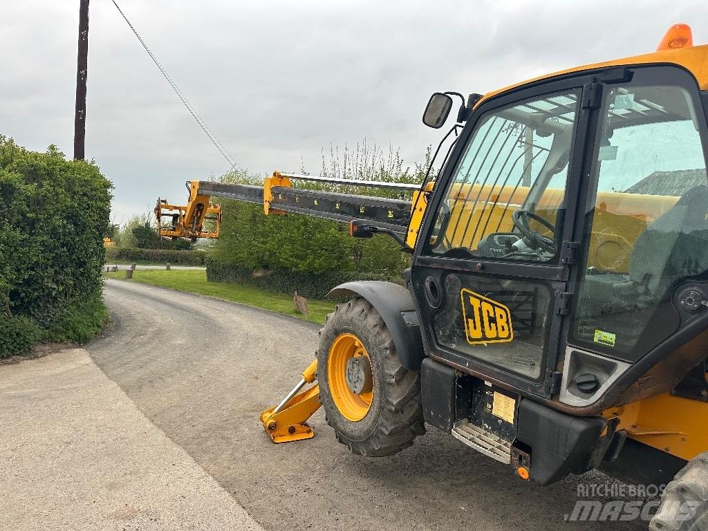 JCB 535-125 Teleskopické manipulátory