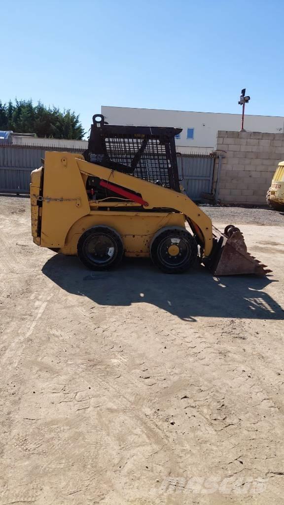 CAT 216 B Mininakladače