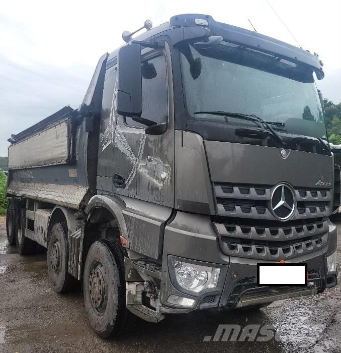 Mercedes-Benz 3951K Vyklápěcí dempry