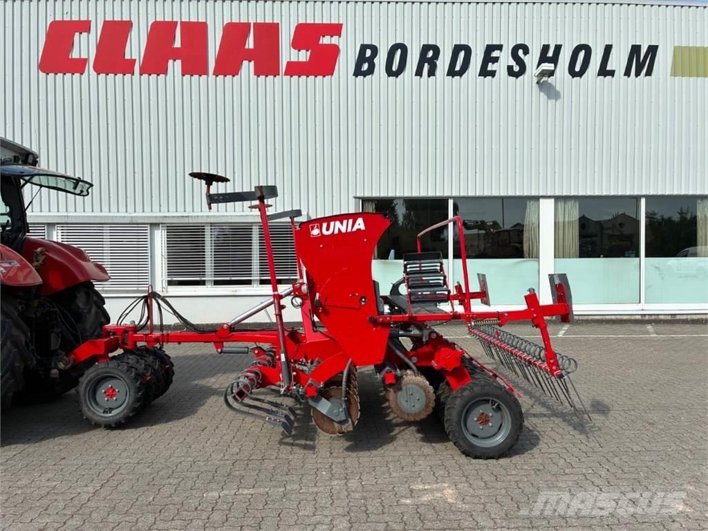 Unia Amber 900/3 Mechanické secí stroje