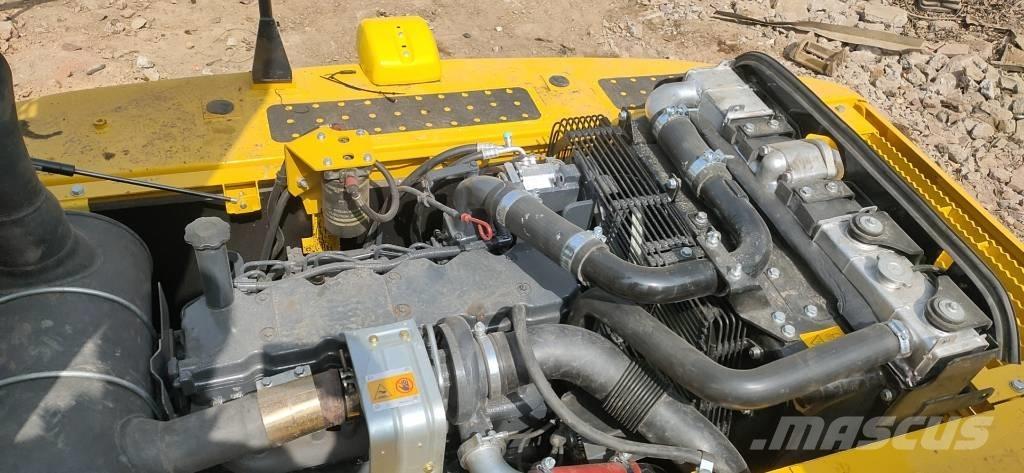 Komatsu PC 200-8 Pásová rýpadla