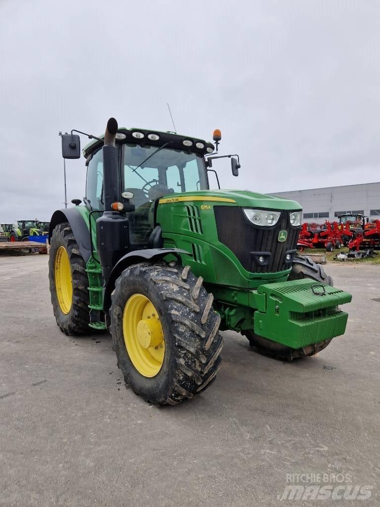 John Deere 6215 R Traktory