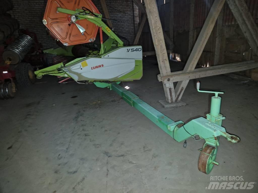 CLAAS Tucano 320 Sklízecí mlátičky