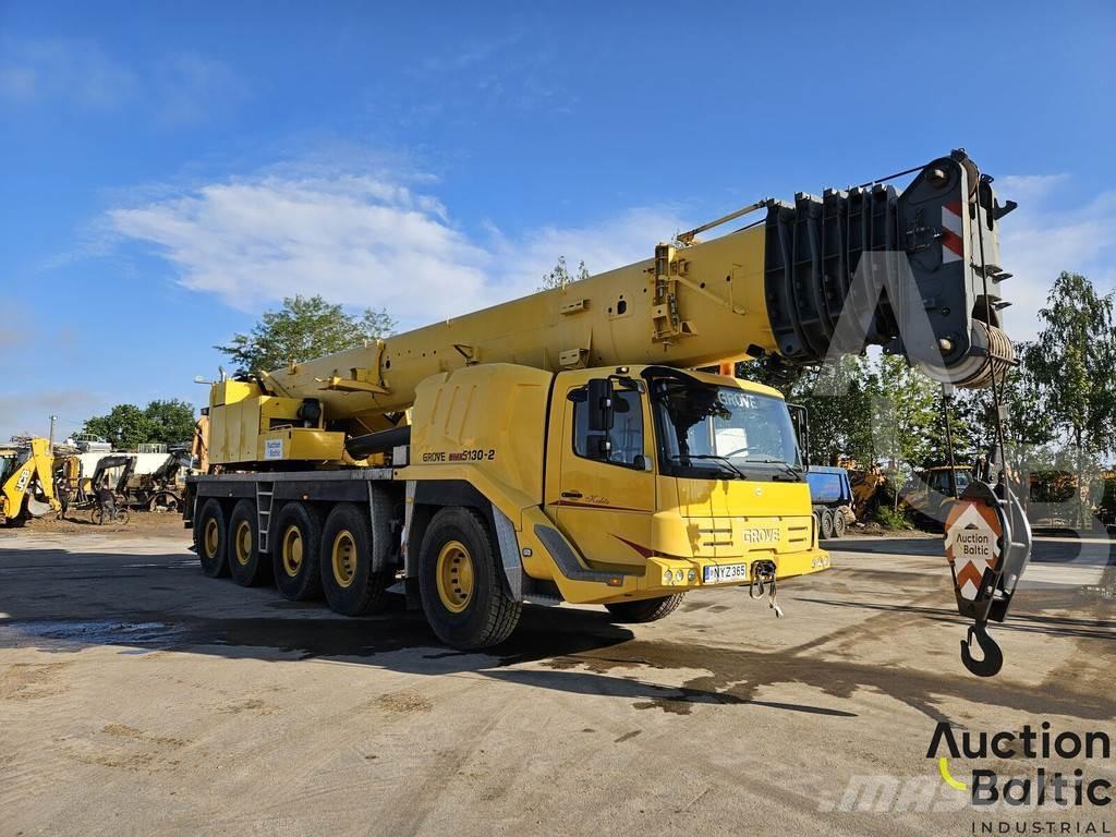 Grove GMK 5130-2 Univerzální terénní jeřáby