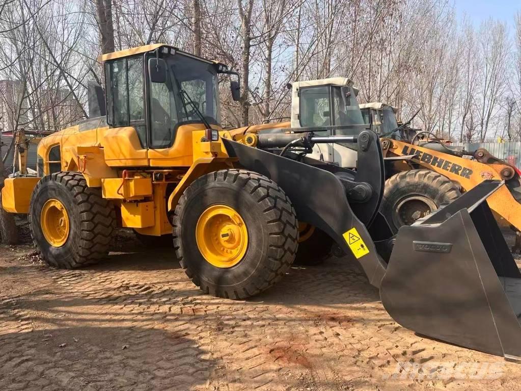 Volvo L 120 Kolové nakladače