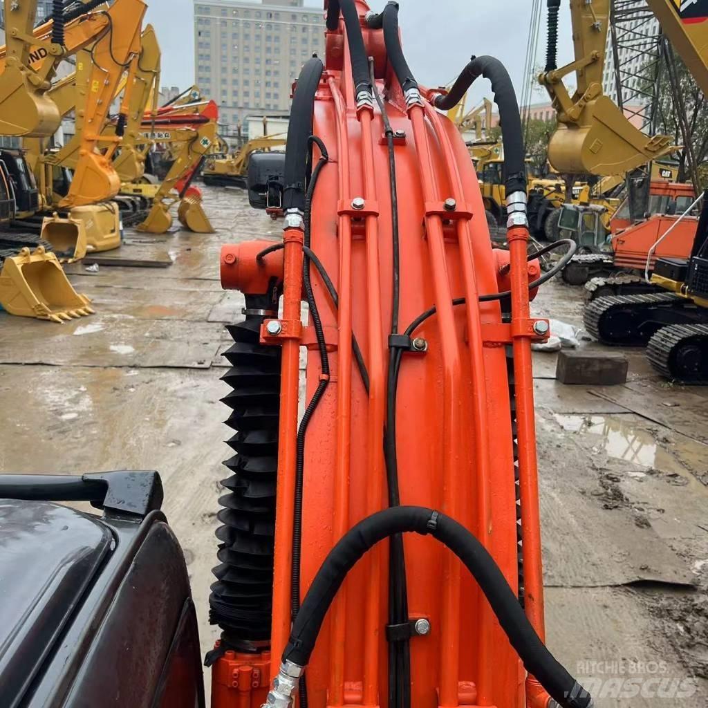 Hitachi ZX 120 Pásová rýpadla