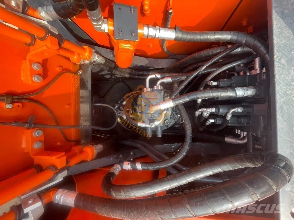 Doosan DX 300 Pásová rýpadla