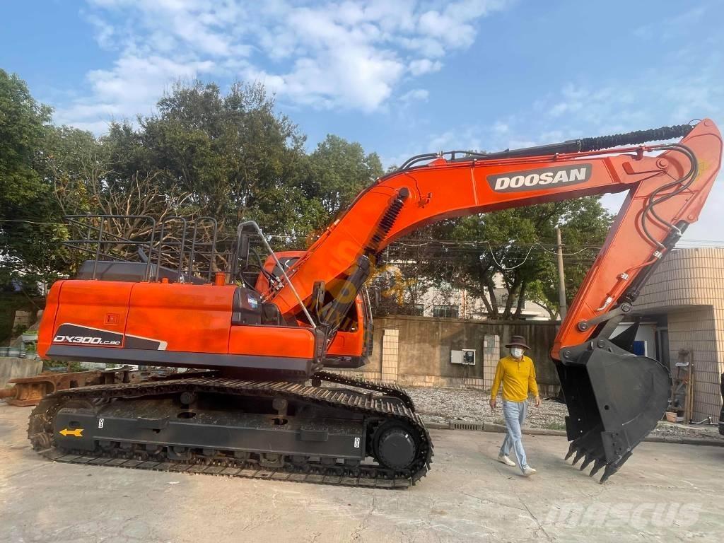 Doosan DX 300 Pásová rýpadla