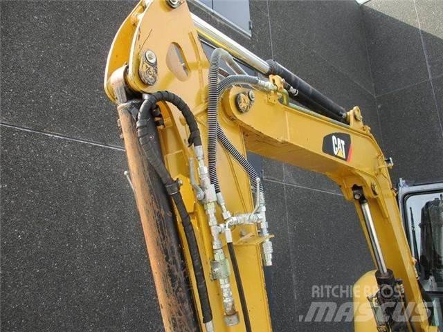 CAT 305.5 Mini rýpadla < 7t