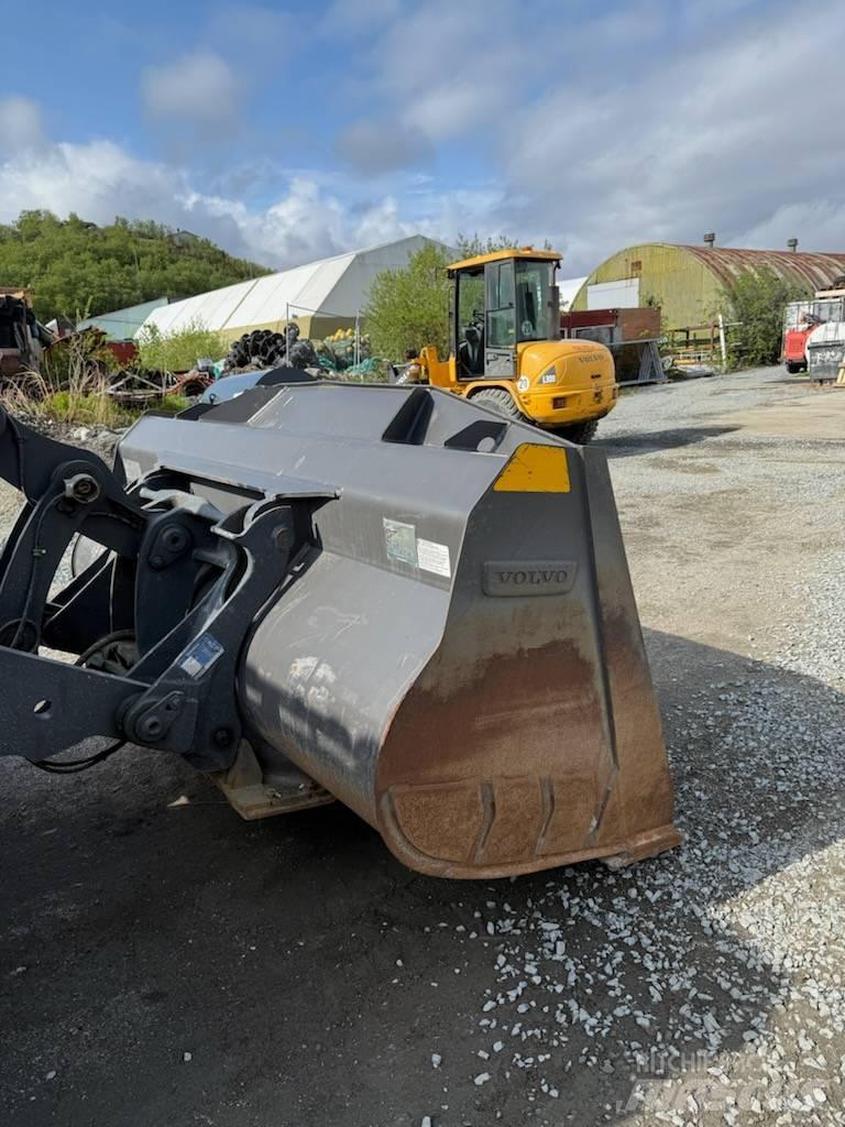 Volvo L 70 H Kolové nakladače