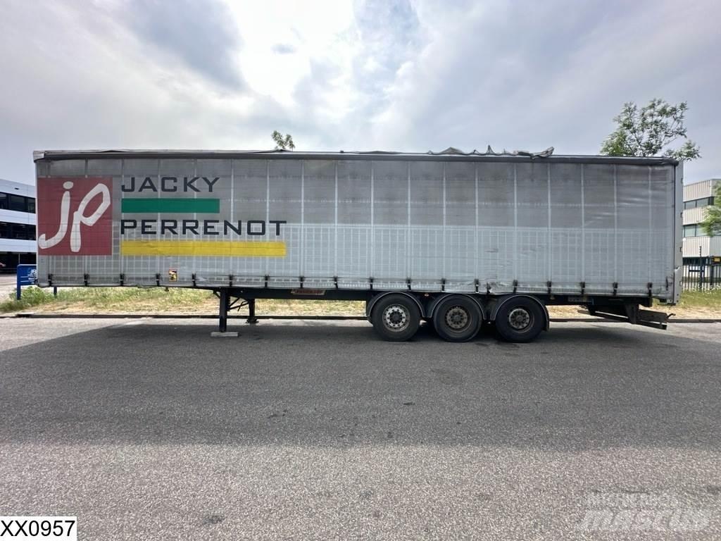 Fruehauf Tautliner Plachtové návěsy
