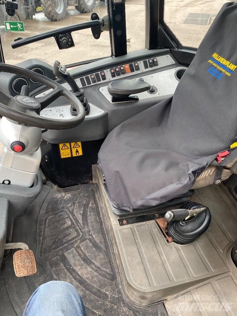 JCB TM 220 Teleskopické nakladače pro zemědělství