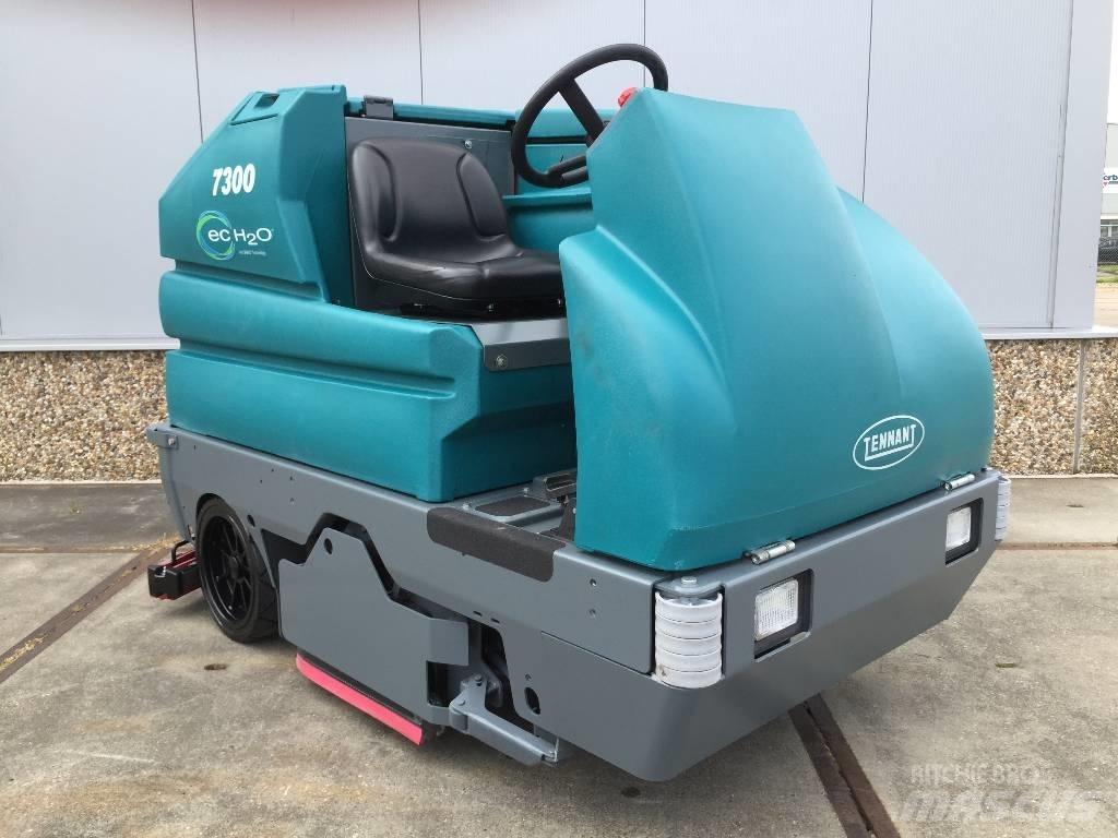 Tennant 7300 Zametací stroje