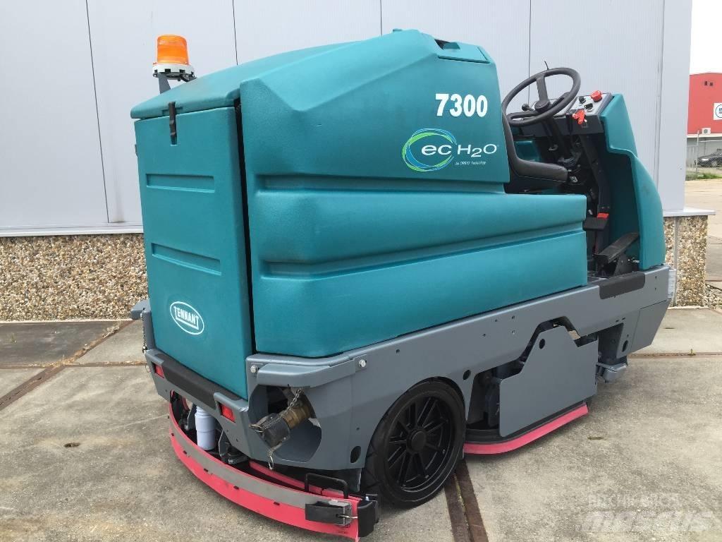 Tennant 7300 Zametací stroje