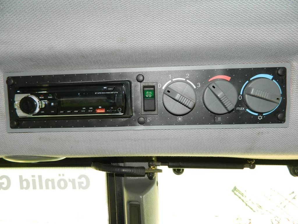 Valtra T 140 Traktory