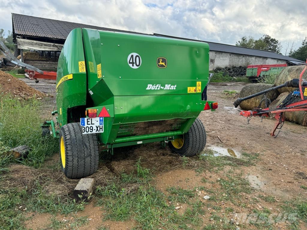 John Deere F441M Lis na válcové balíky
