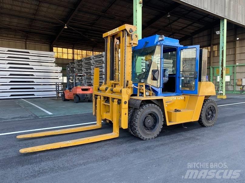 Toyota 4FD120 Dieselové vozíky