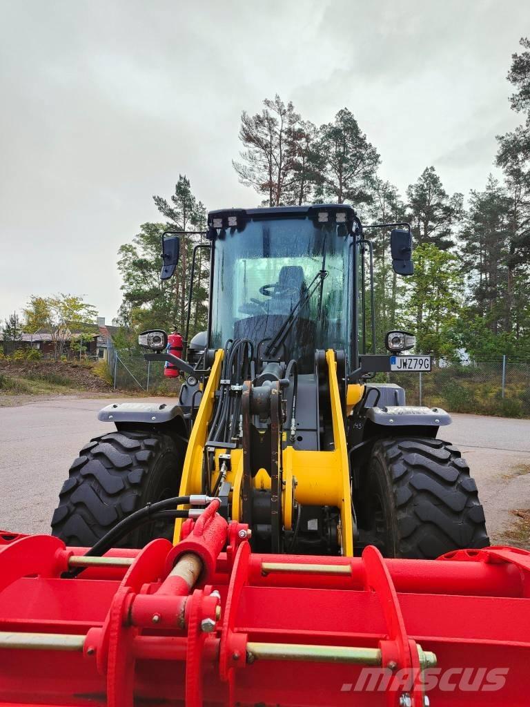 New Holland W 110 D Kolové nakladače
