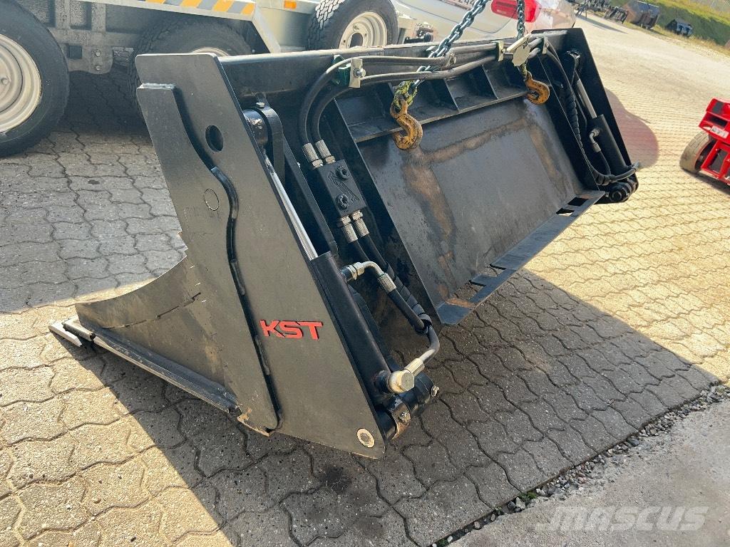  KST 4 i en skovl Lopaty