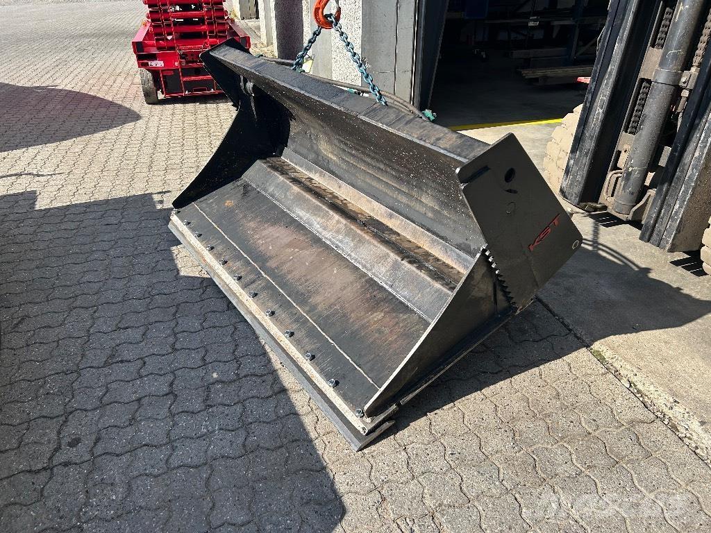  KST 4 i en skovl Lopaty