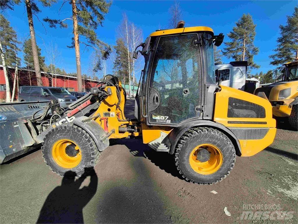 JCB 407 Kolové nakladače