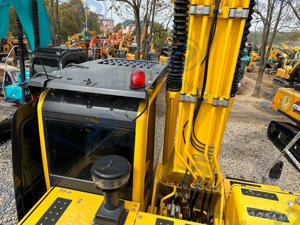 Komatsu PC 220-8 Pásová rýpadla