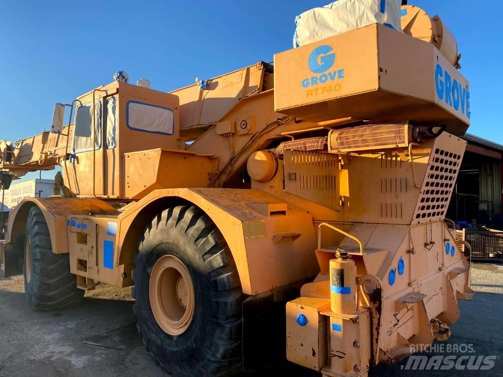 Grove RT 740 Jeřáby pro těžký terén