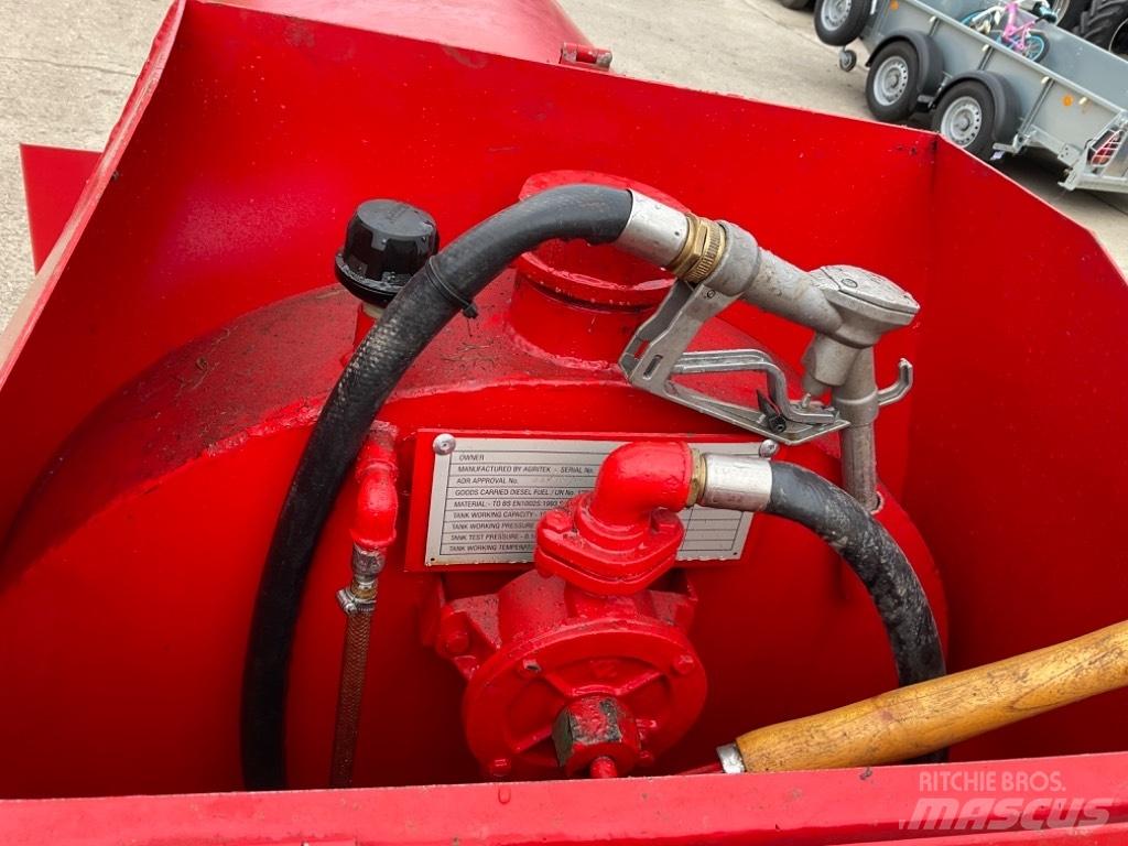  AGRITEK FUEL BOWSER Nádrže na palivo a aditiva