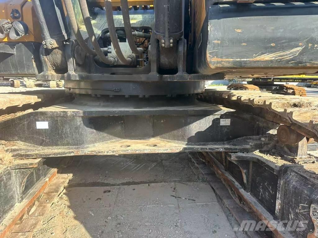 Sany 750 Pásová rýpadla