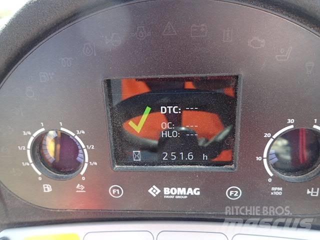 Bomag BW211PDH-5 Tahačové válce