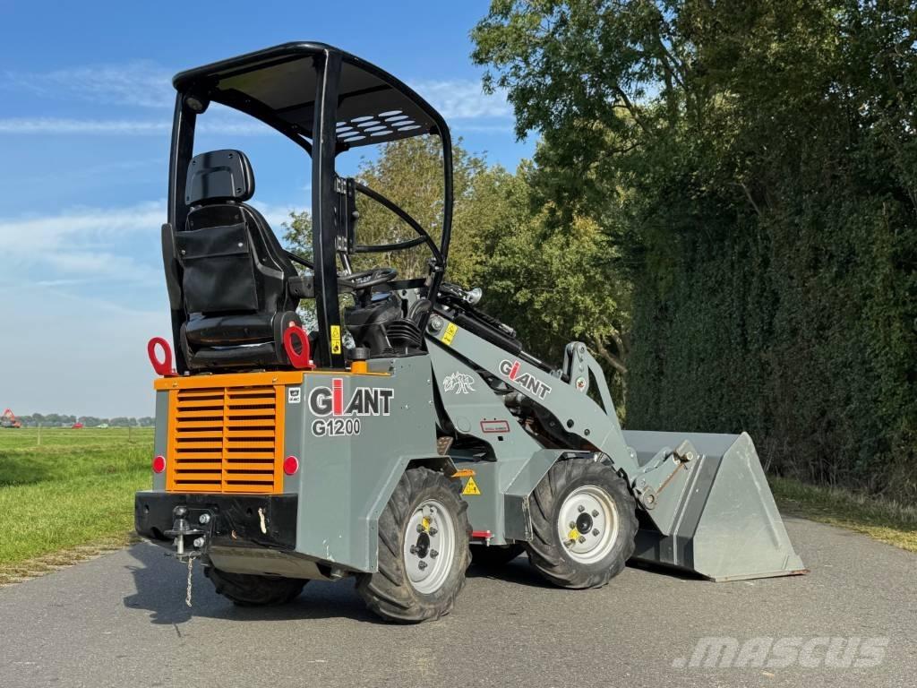 GiANT G 1200 Kolové nakladače