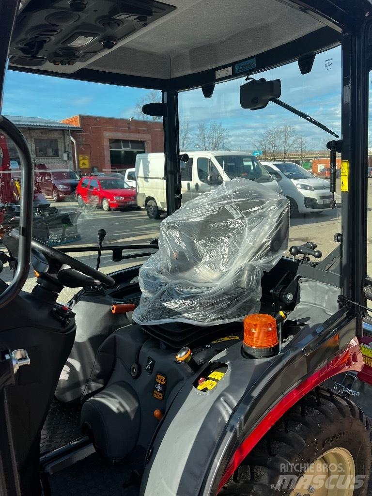 Yanmar SA424V-Q Kompaktní traktory