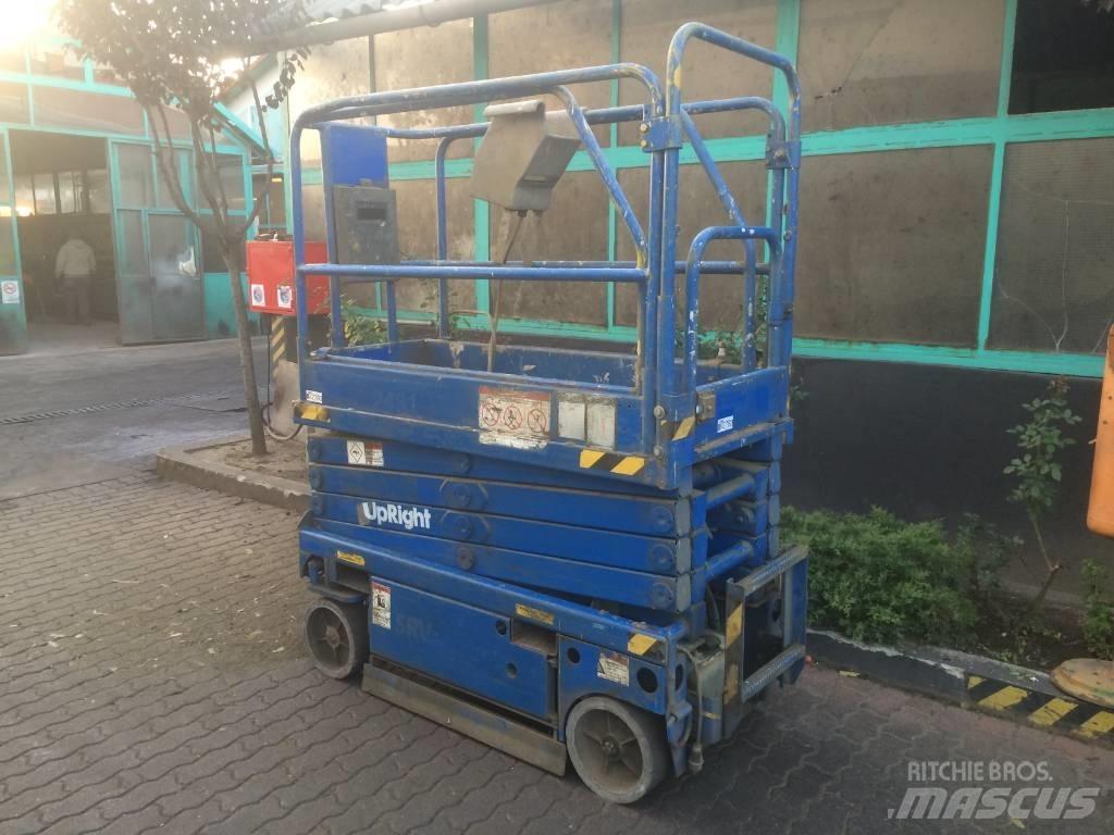 UpRight MX19    V-2783 Vertikální sloupové výtahy