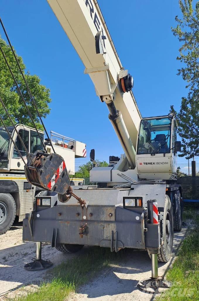 Terex A 350 Jeřáby pro těžký terén