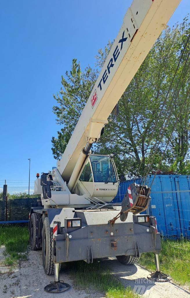 Terex A 350 Jeřáby pro těžký terén