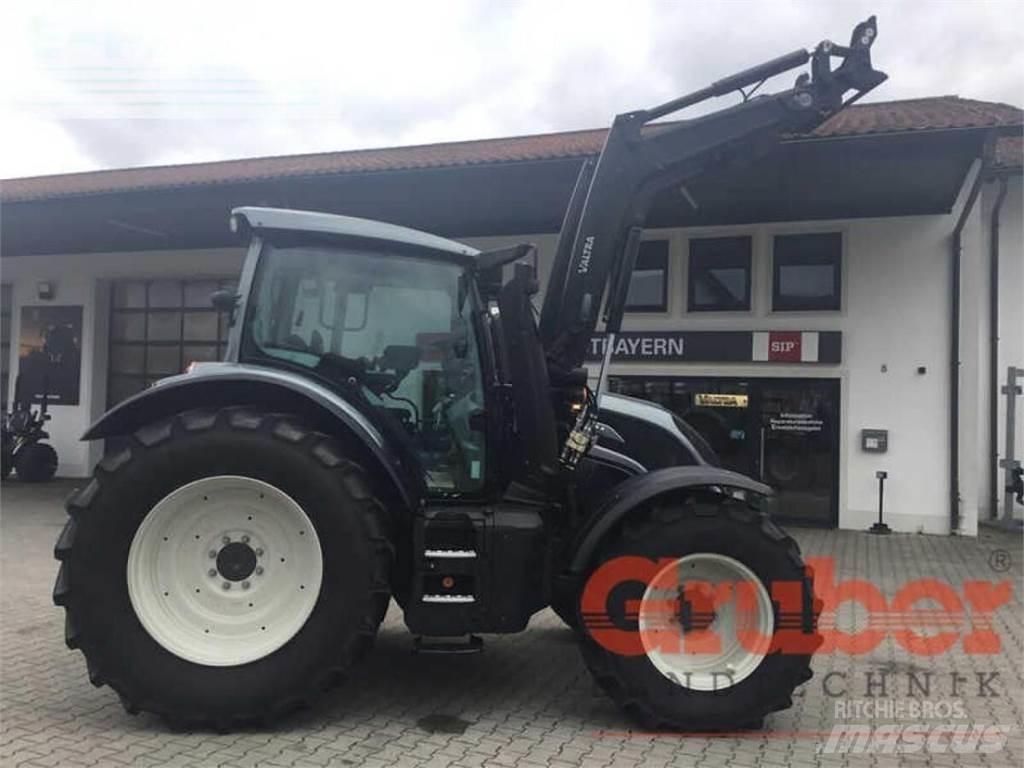Valtra n 175 d 2b1 Traktory