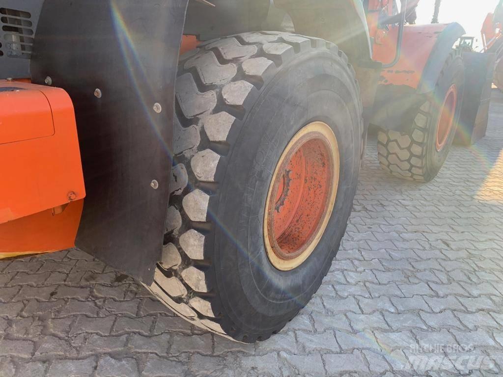 Hitachi ZW 180 Kolové nakladače