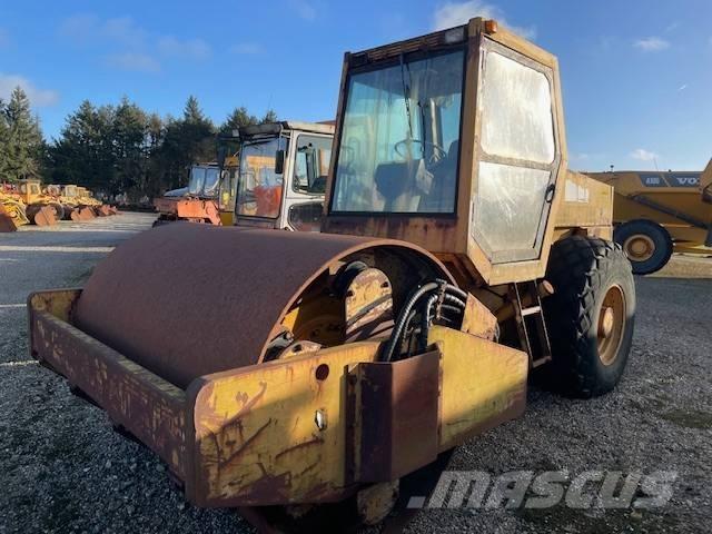 Komatsu JV110WA-HD Tahačové válce