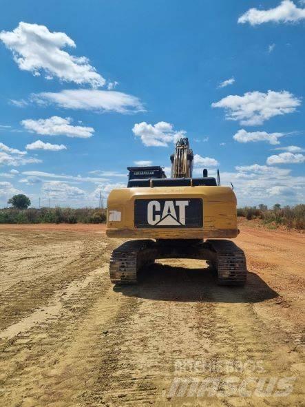 CAT 324 D Pásová rýpadla