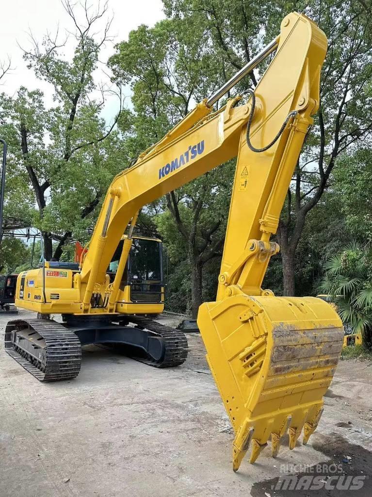 Komatsu PC220-8 Pásová rýpadla