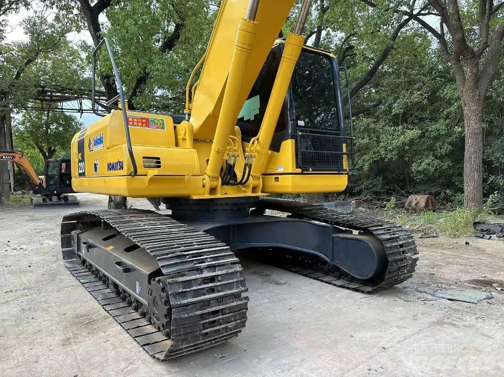 Komatsu PC220-8 Pásová rýpadla