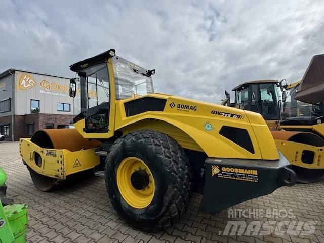 Bomag BW 213 D -5 Tahačové válce