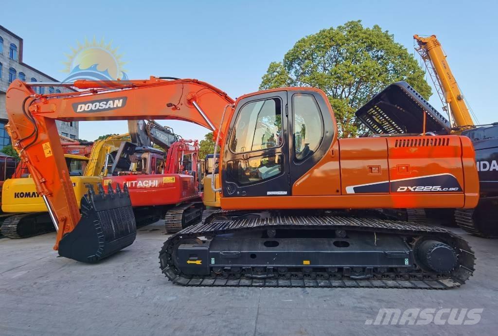 Doosan DX 225 LC-9C Pásová rýpadla