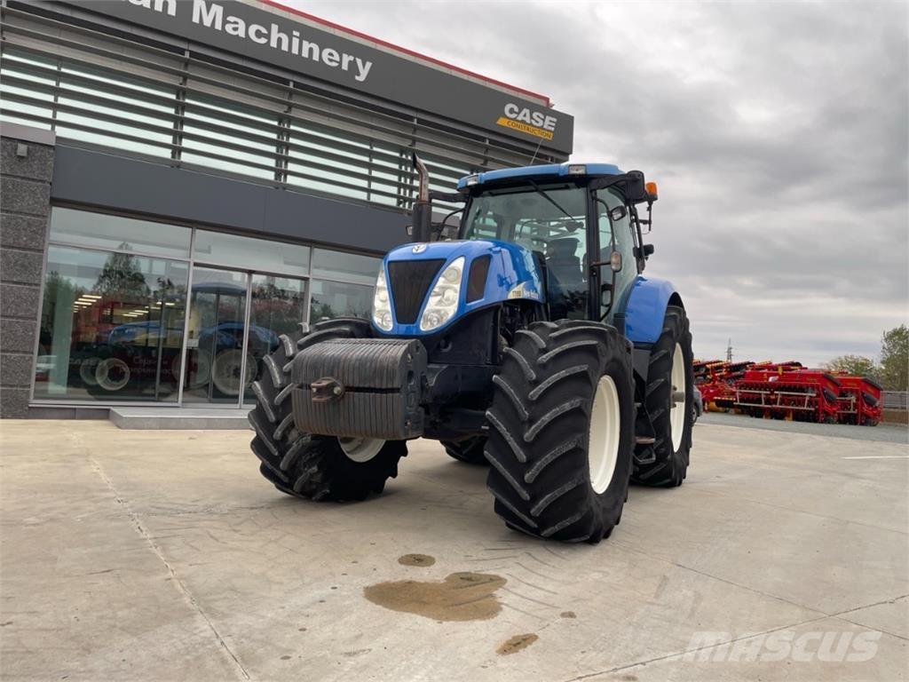 New Holland T7050 Traktory