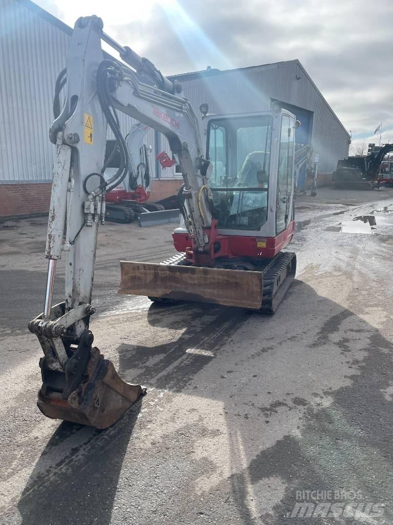 Takeuchi TB 235 Mini rýpadla < 7t