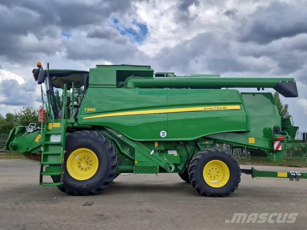 John Deere T 550 Sklízecí mlátičky