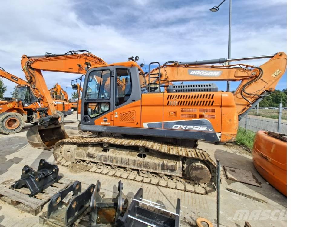 Doosan DX 225 LC-5 Pásová rýpadla