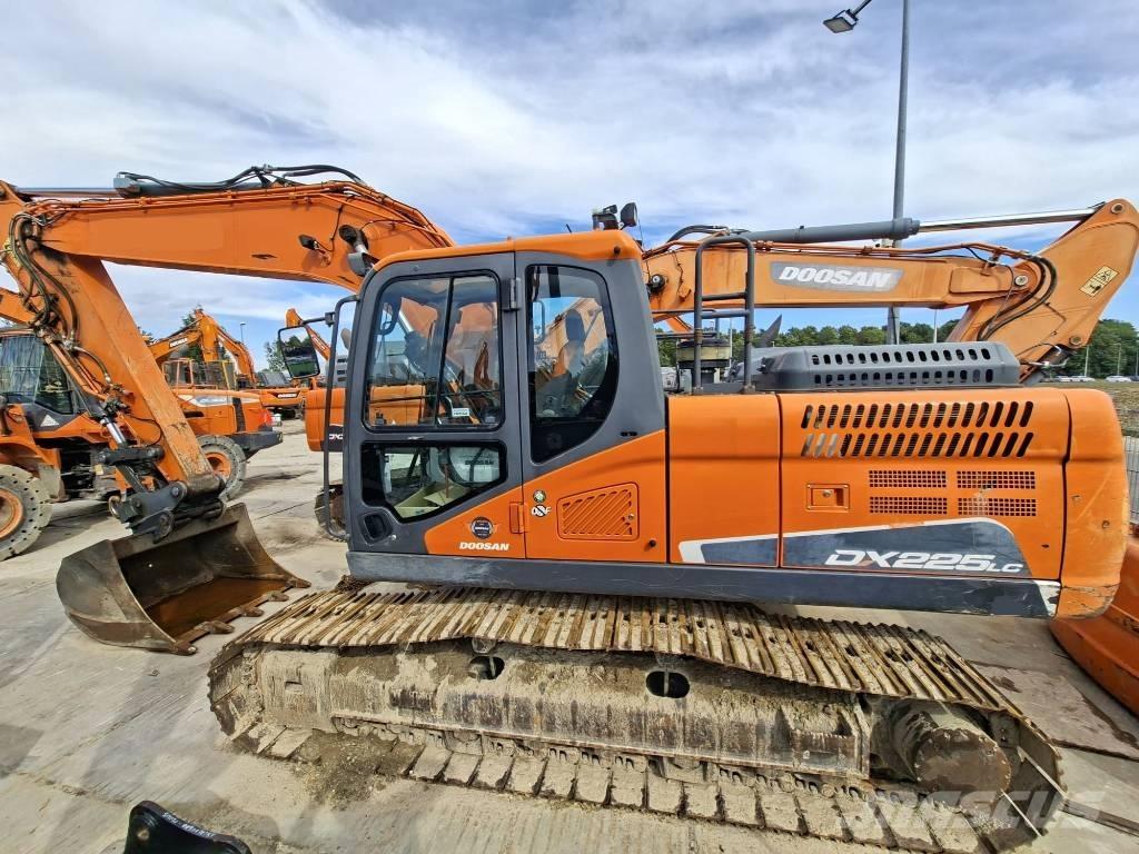 Doosan DX 225 LC-5 Pásová rýpadla