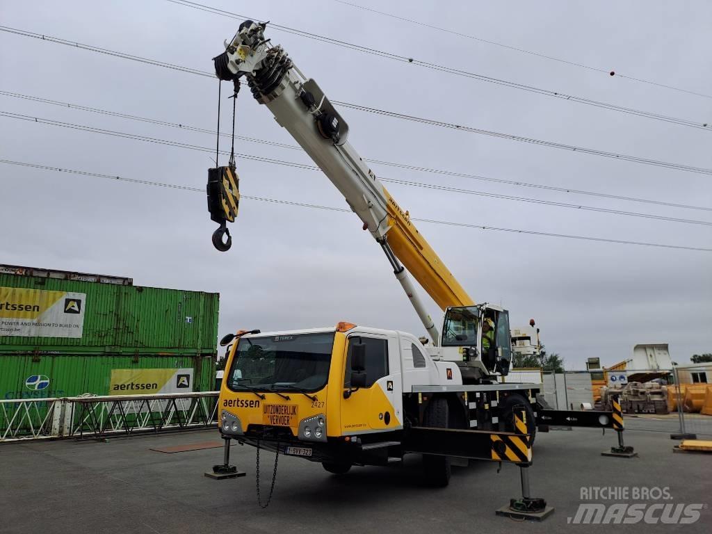 Terex Demag AC40/2L Univerzální terénní jeřáby