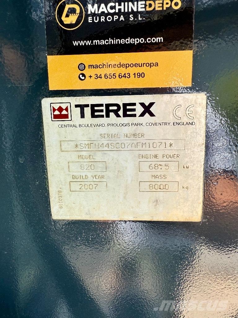 Terex 820 Rýpadlo-nakladače